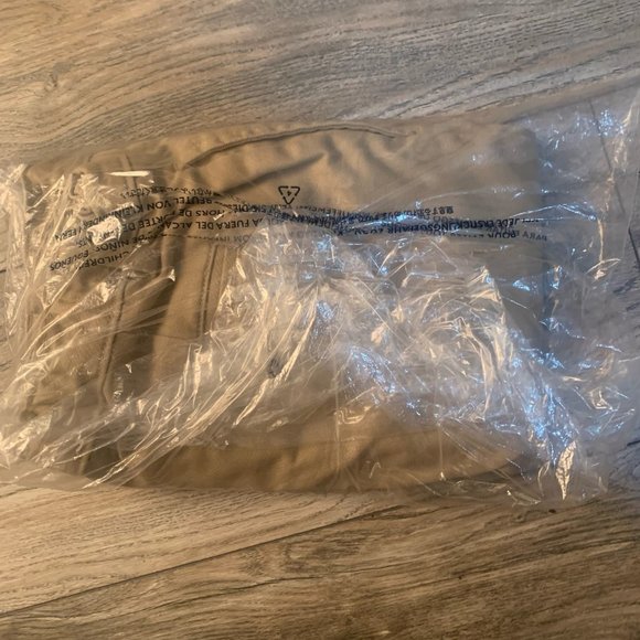 NWT LANDS' END UNIFORM PLAIN STAIN/WRINKLE RESISTANT CHINO SHORTS KHAKI 10H, 18H - Picture 6 of 9